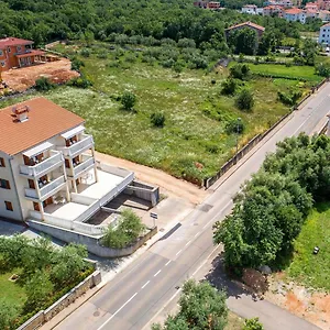 4* Vendégház Rina